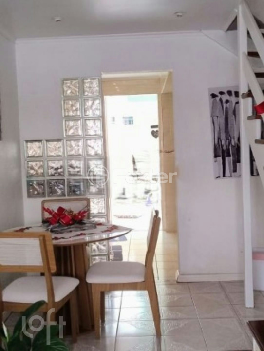 Casa à venda com 2 quartos, 76m² - Foto 2
