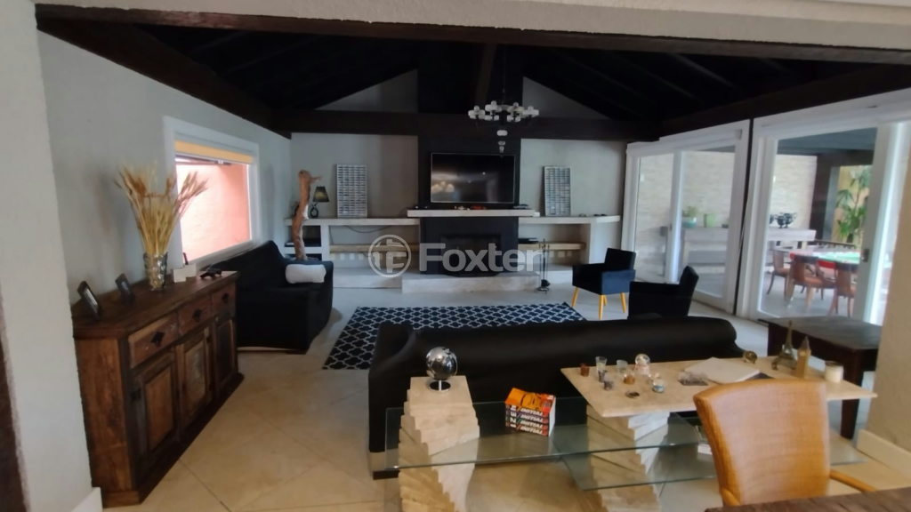 Casa de Condomínio à venda com 3 quartos, 302m² - Foto 1