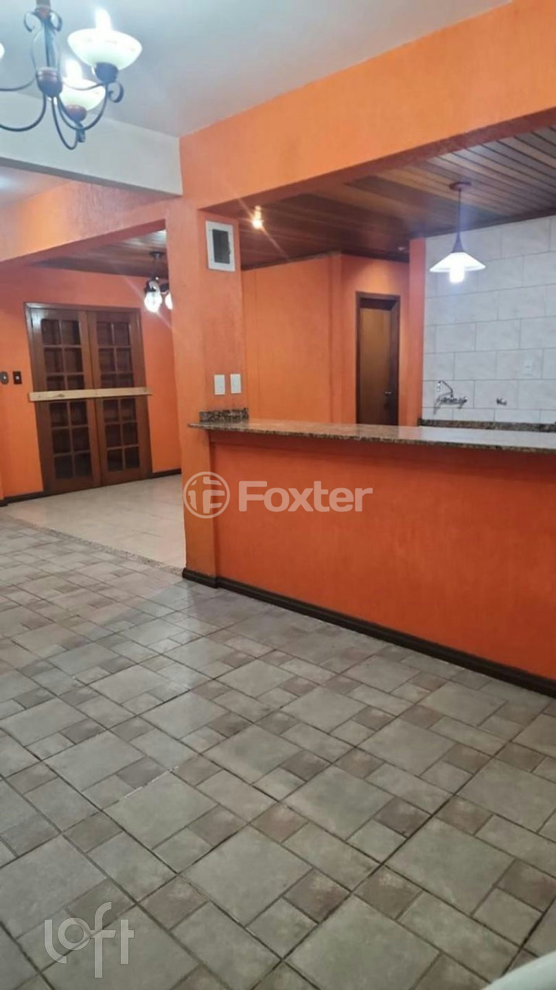 Casa à venda com 3 quartos, 183m² - Foto 1