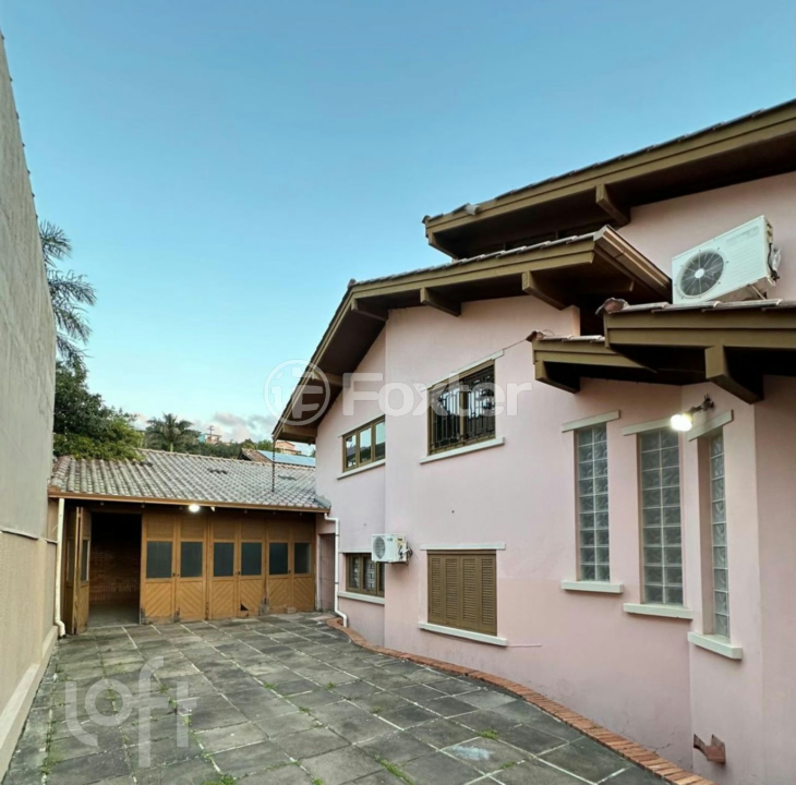 Casa à venda com 3 quartos, 130m² - Foto 2