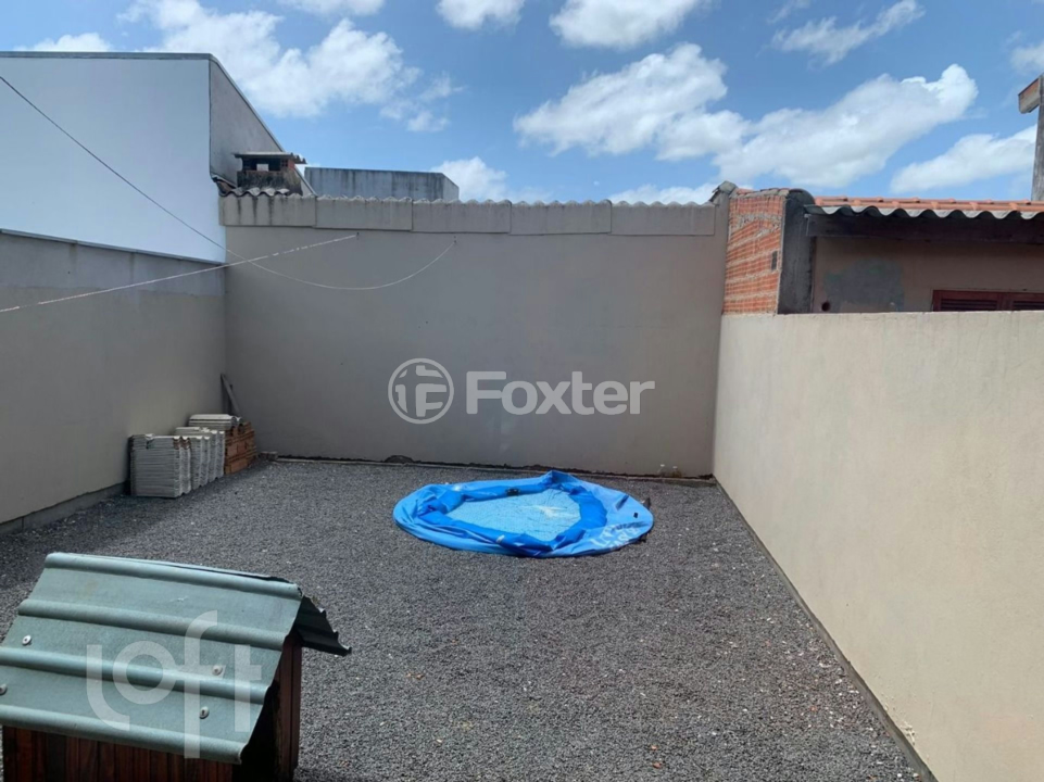 Casa à venda com 2 quartos, 54m² - Foto 4