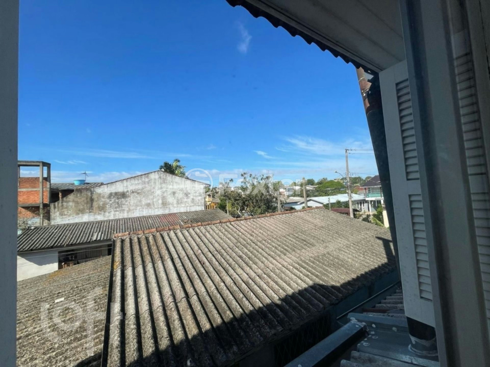 Casa à venda com 2 quartos, 72m² - Foto 3