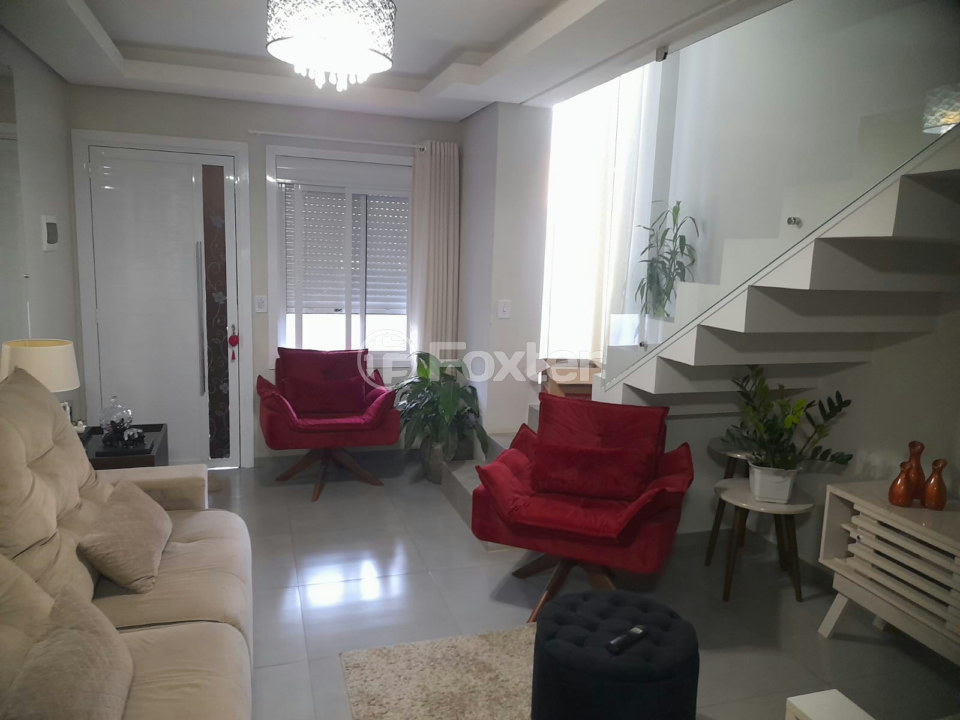 Casa à venda com 2 quartos, 64m² - Foto 1