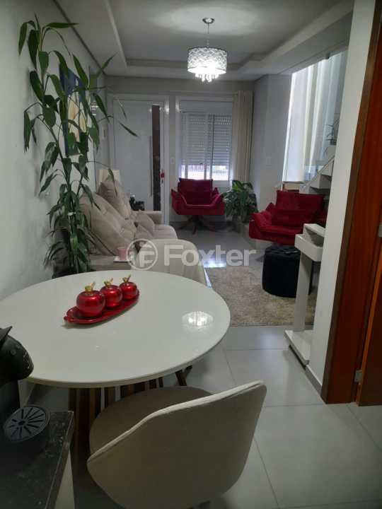 Casa à venda com 2 quartos, 64m² - Foto 3