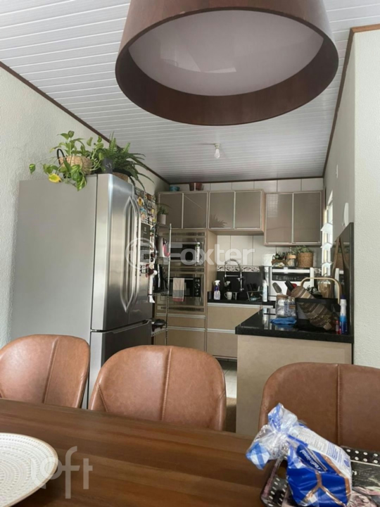 Casa à venda com 3 quartos, 98m² - Foto 5