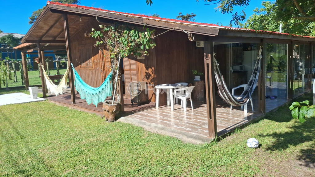 Casa à venda com 3 quartos, 450m² - Foto 1
