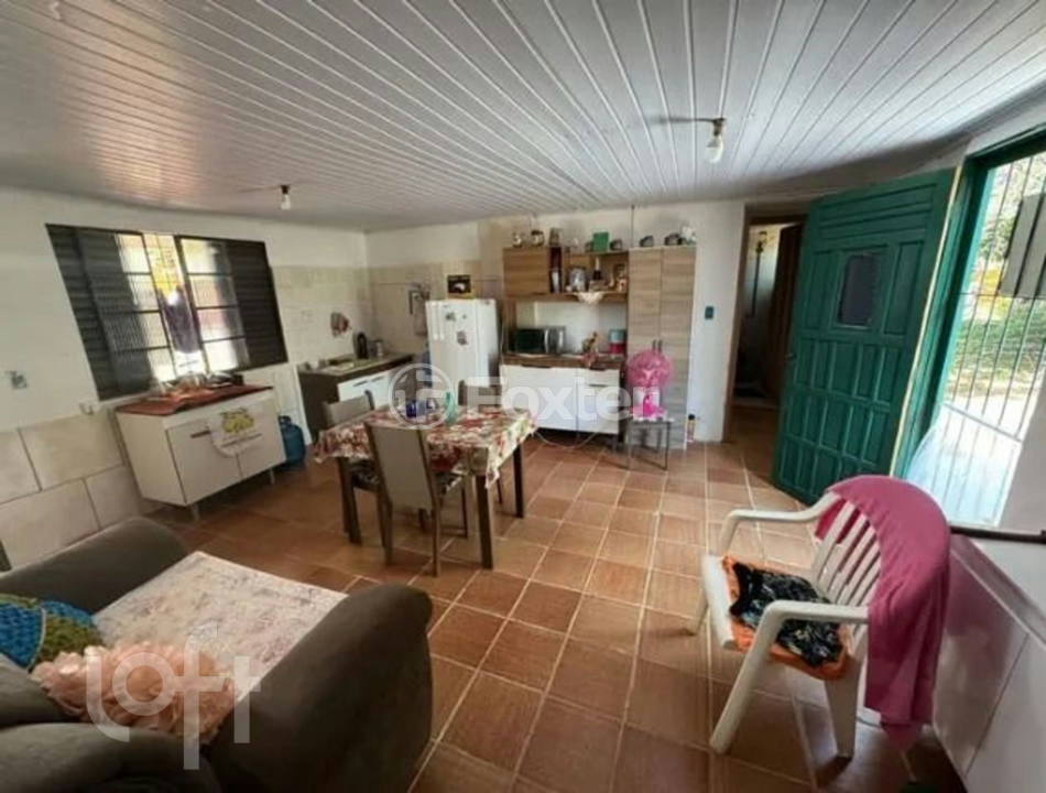 Casa à venda com 3 quartos, 100m² - Foto 1