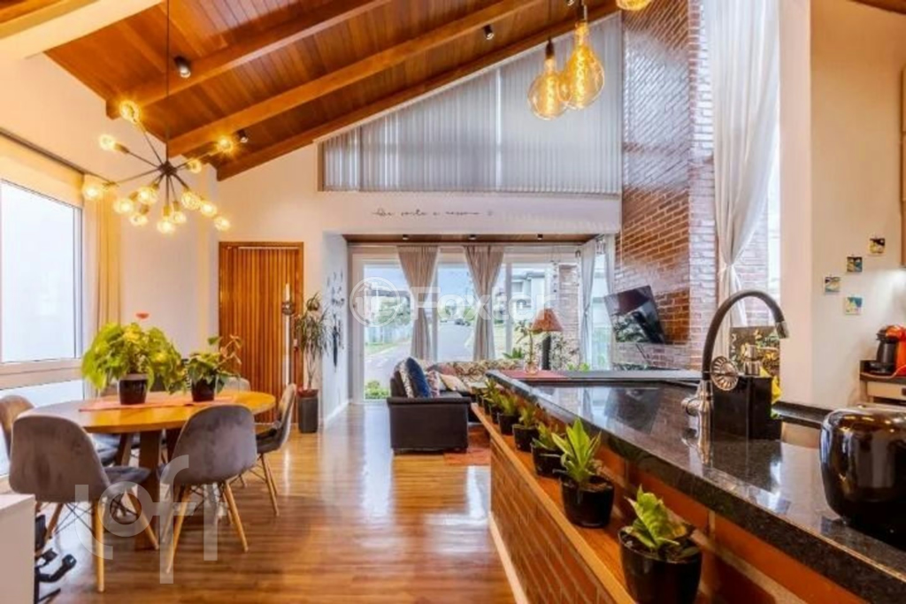 Casa à venda com 3 quartos, 183m² - Foto 2