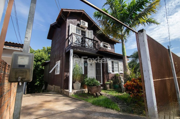 Casa à venda com 3 quartos, 92m² - Foto 2