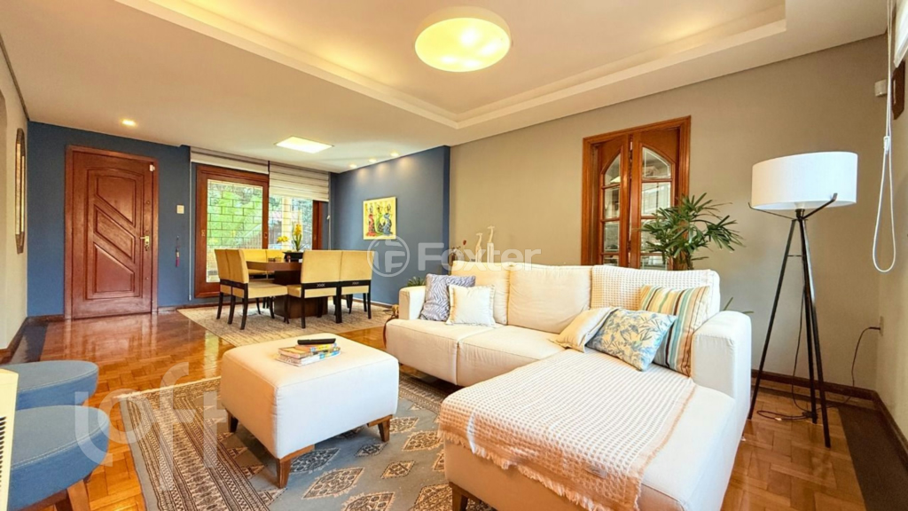 Casa à venda com 3 quartos, 318m² - Foto 1