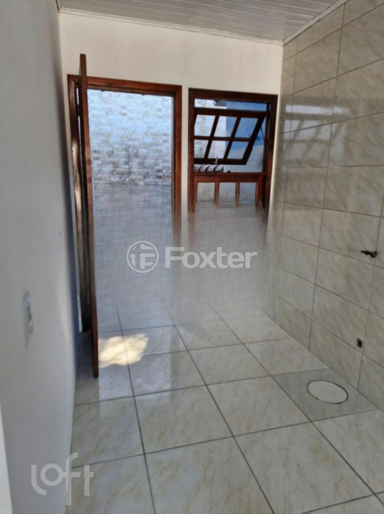 Casa à venda com 2 quartos, 54m² - Foto 2