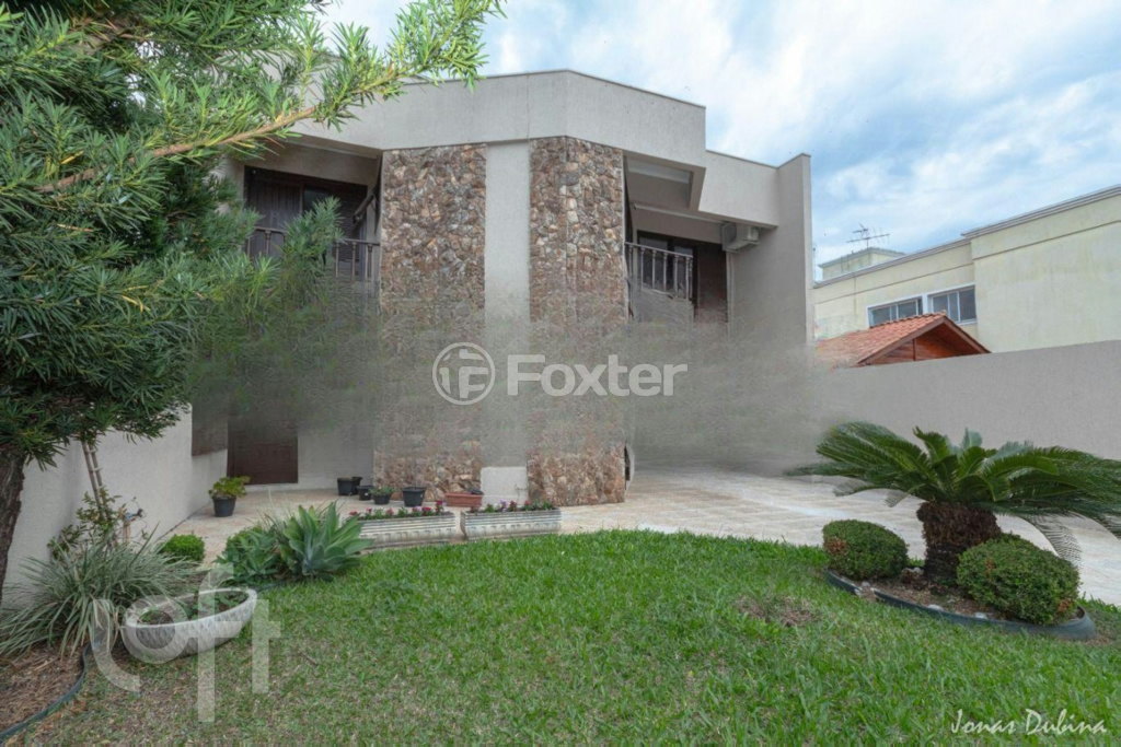 Casa à venda com 5 quartos, 243m² - Foto 1