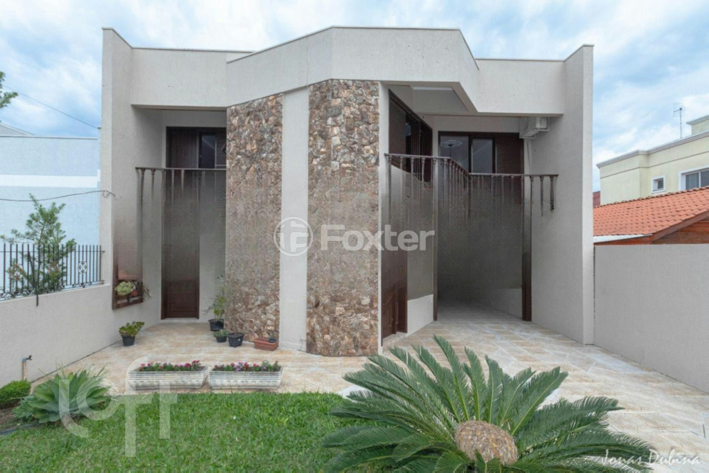 Casa à venda com 5 quartos, 243m² - Foto 2