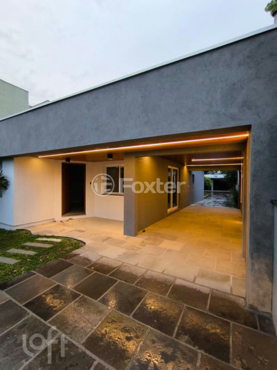 Casa à venda com 3 quartos, 180m² - Foto 2
