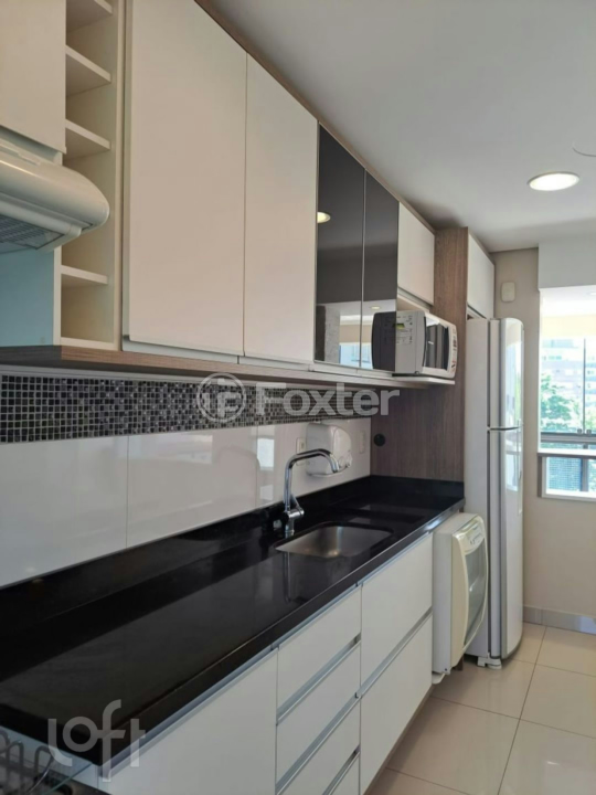 Apartamento à venda com 3 quartos, 98m² - Foto 8