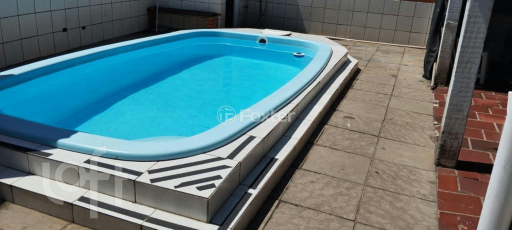 Casa à venda com 3 quartos, 95m² - Foto 1