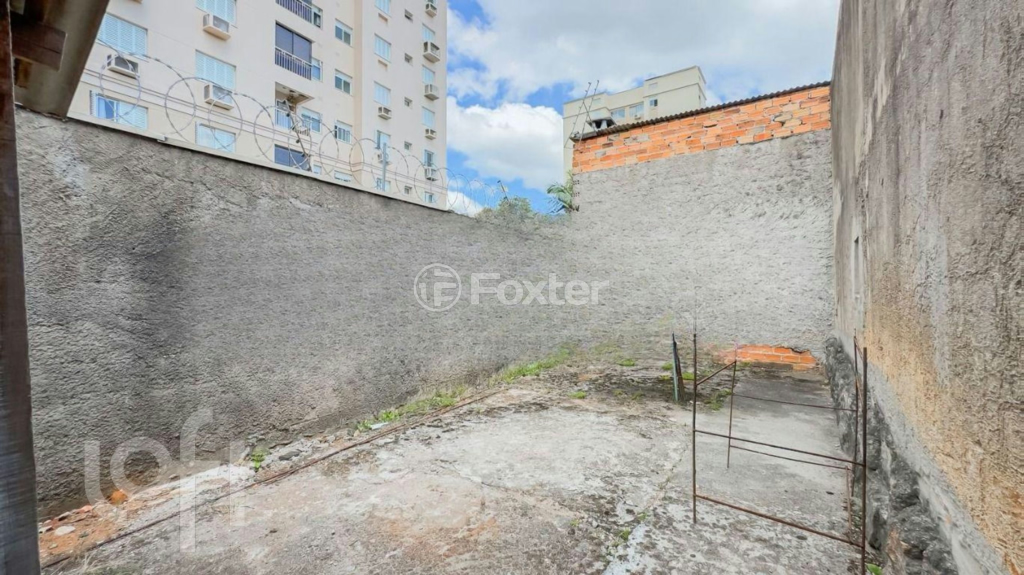 Casa à venda com 3 quartos, 242m² - Foto 32