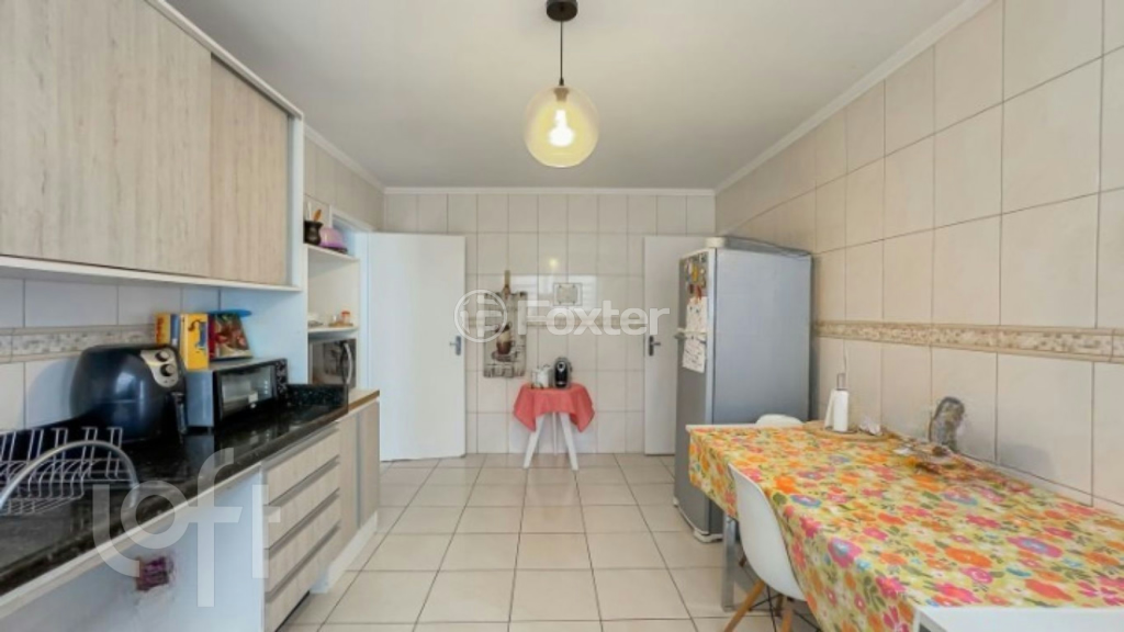 Casa à venda com 3 quartos, 242m² - Foto 13