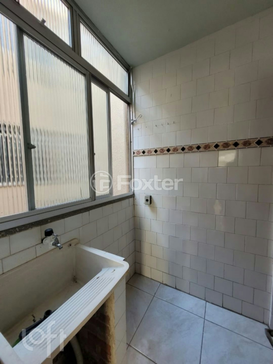 Apartamento à venda com 2 quartos, 60m² - Foto 4