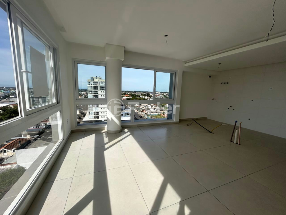 Apartamento à venda com 3 quartos, 105m² - Foto 2