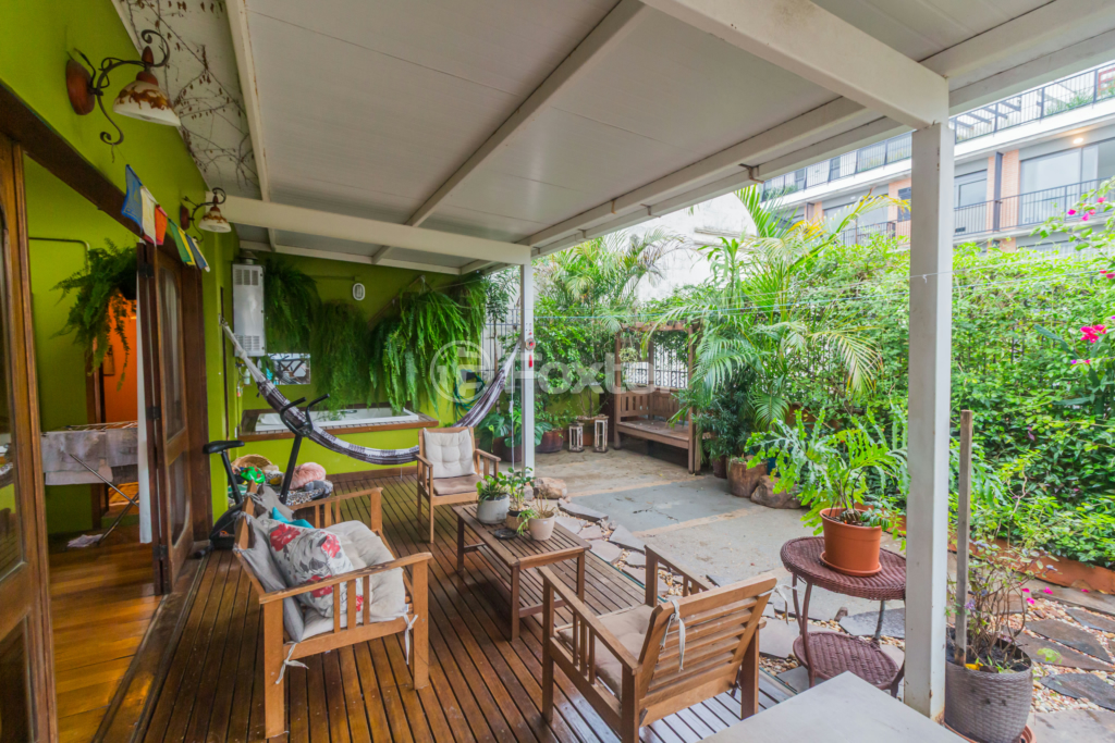 Cobertura à venda com 4 quartos, 340m² - Foto 1