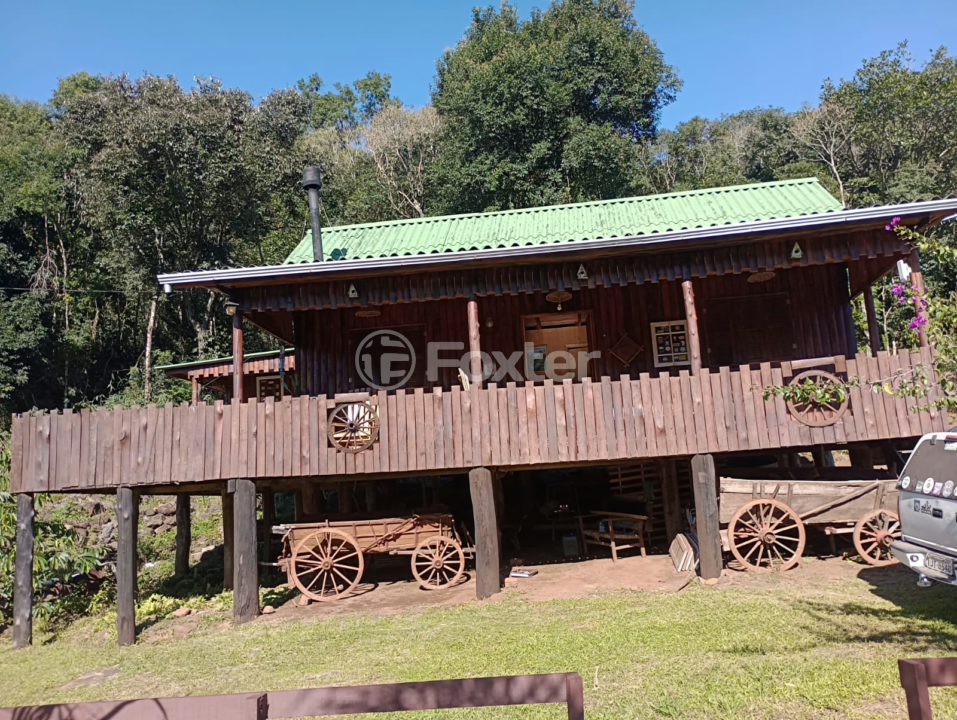 Chácara à venda com 5 quartos, 150m² - Foto 1