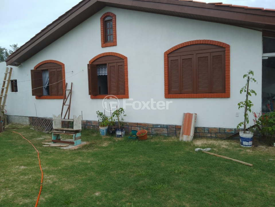 Casa à venda com 4 quartos, 110m² - Foto 2