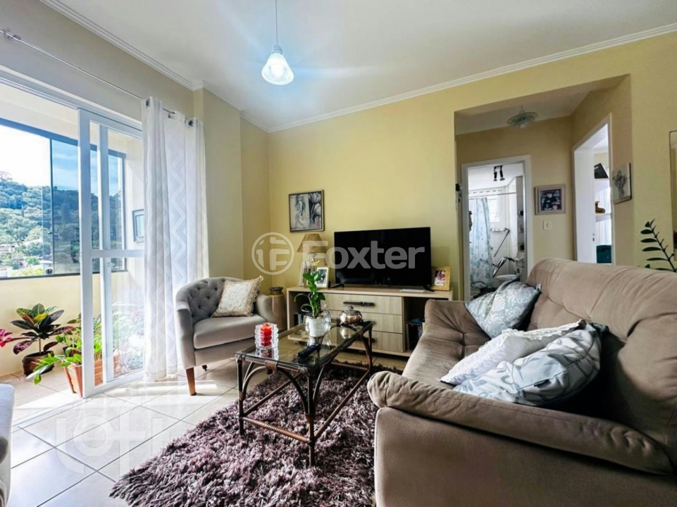 Apartamento à venda com 2 quartos, 68m² - Foto 2