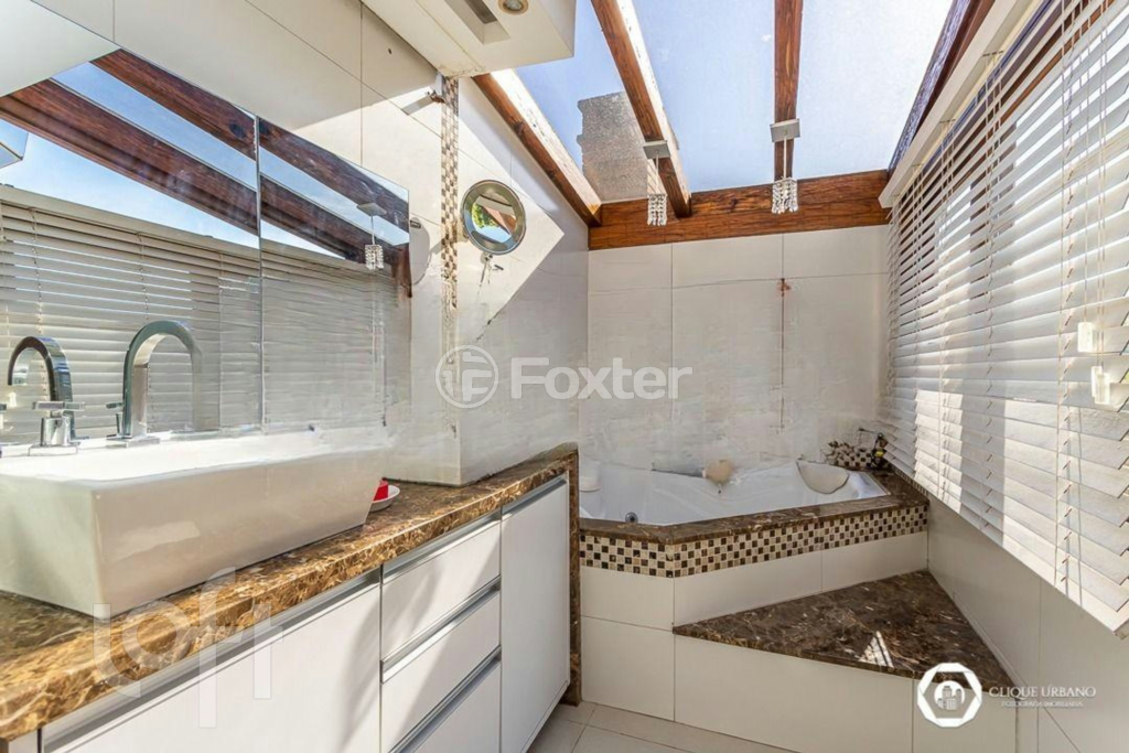 Casa de Condomínio à venda com 4 quartos, 205m² - Foto 4