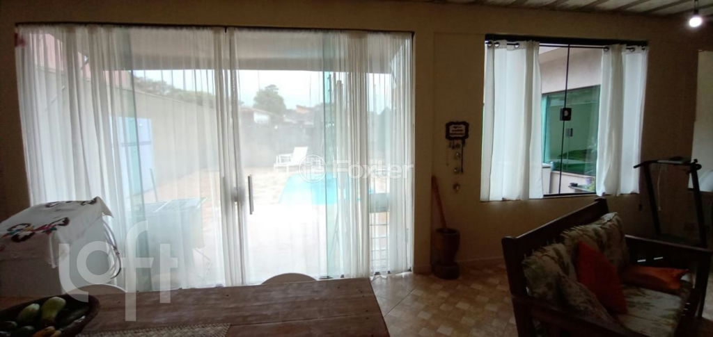 Casa à venda com 2 quartos, 210m² - Foto 2