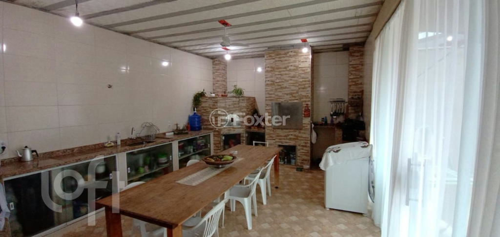 Casa à venda com 2 quartos, 210m² - Foto 1