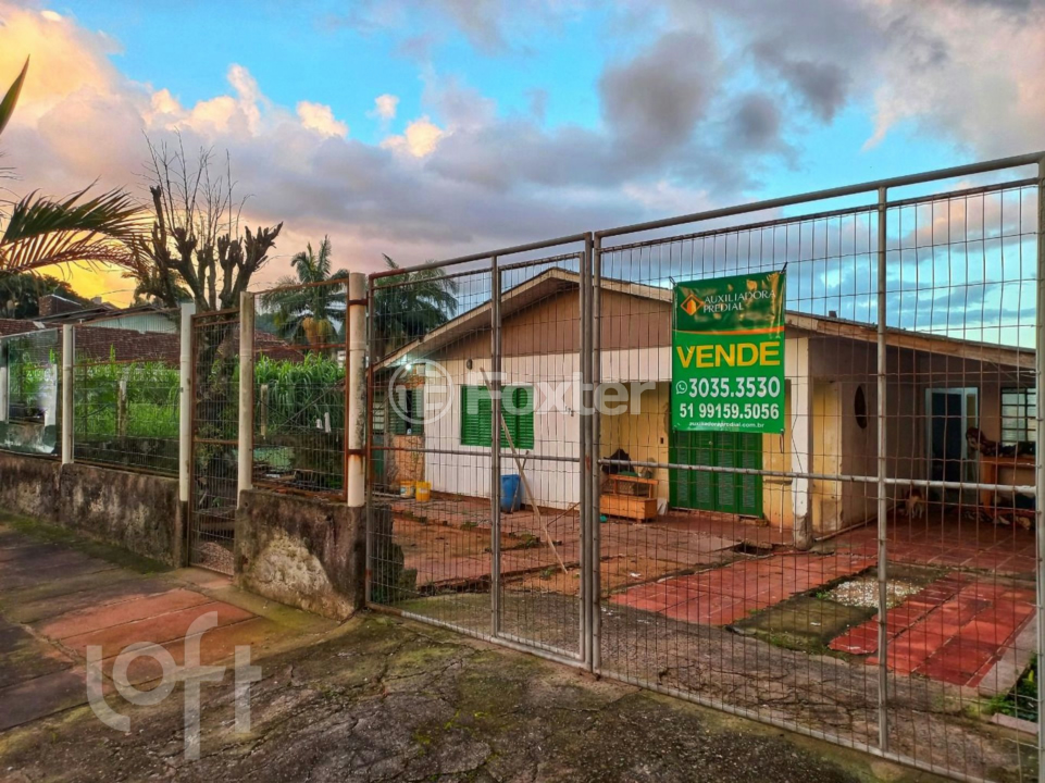 Casa à venda com 3 quartos, 127m² - Foto 1