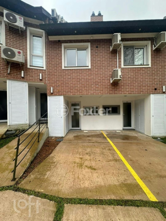 Casa à venda com 3 quartos, 101m² - Foto 1