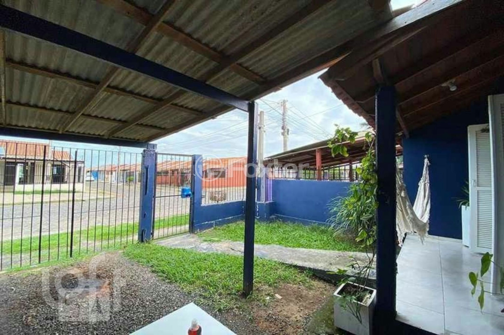 Casa à venda com 2 quartos, 52m² - Foto 2