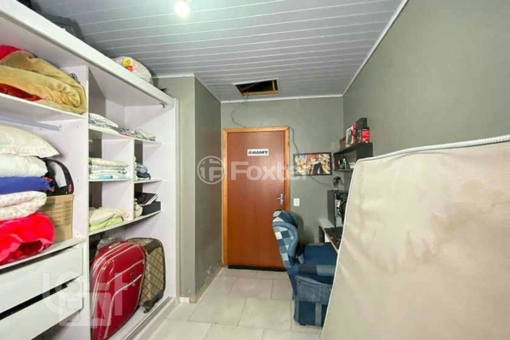 Casa à venda com 2 quartos, 52m² - Foto 1