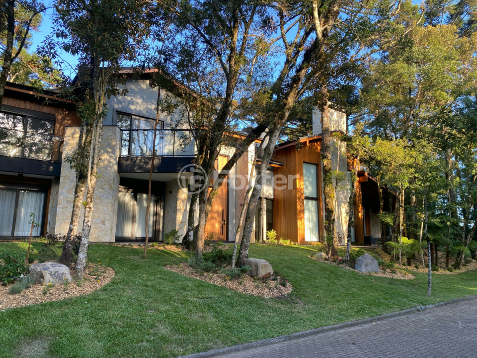 Casa de Condomínio à venda com 5 quartos, 500m² - Foto 2