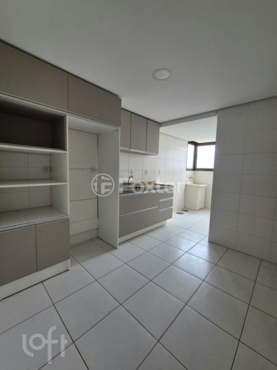 Apartamento à venda com 3 quartos, 107m² - Foto 3