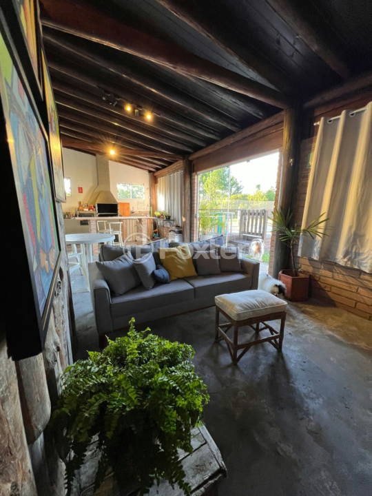 Casa de Condomínio à venda com 2 quartos, 110m² - Foto 1