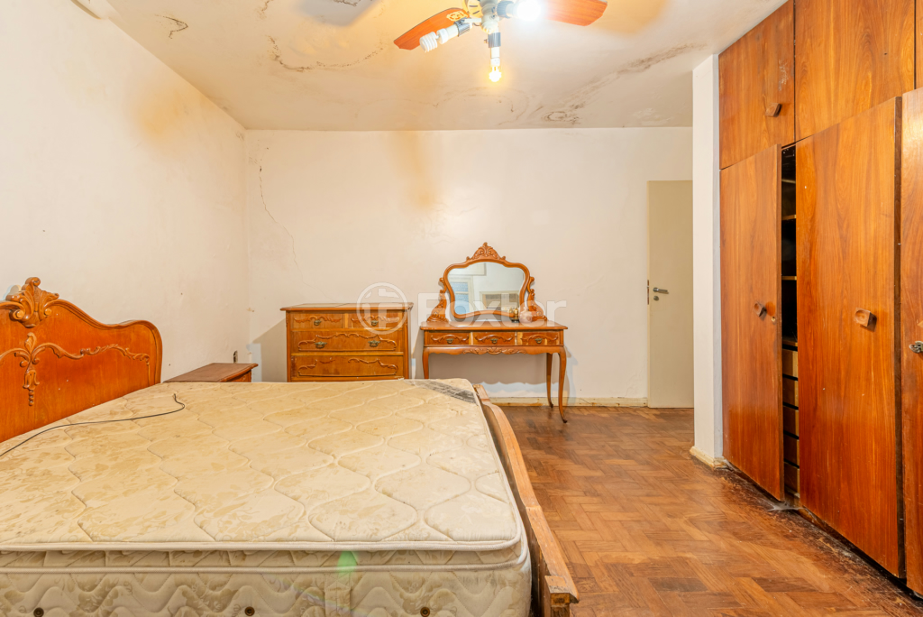 Casa à venda com 8 quartos, 450m² - Foto 9