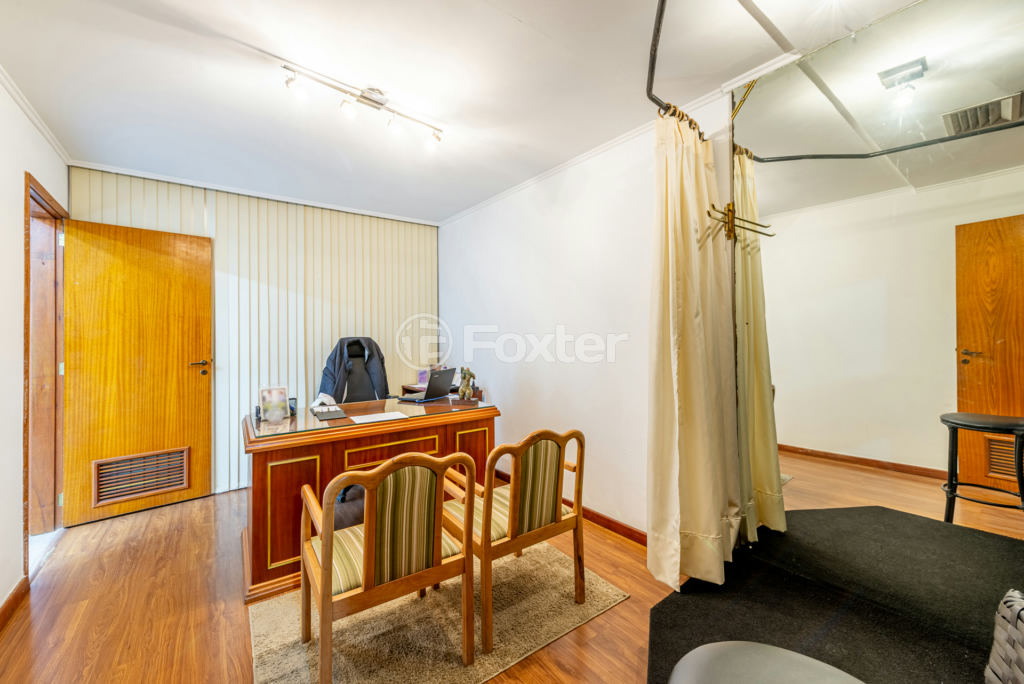 Casa à venda com 8 quartos, 450m² - Foto 2
