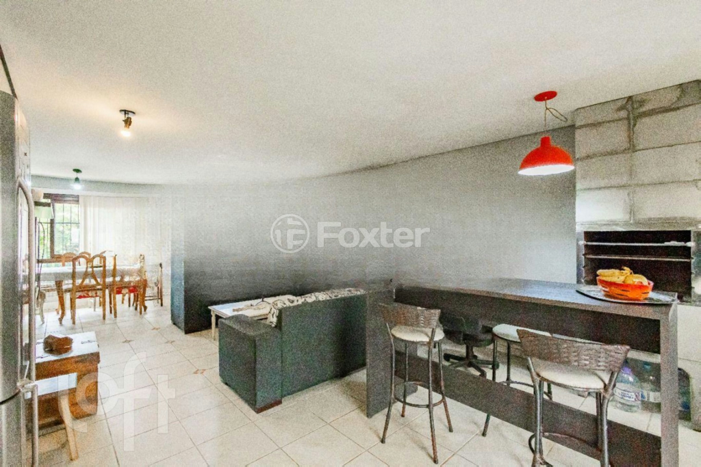 Casa à venda com 4 quartos, 212m² - Foto 1