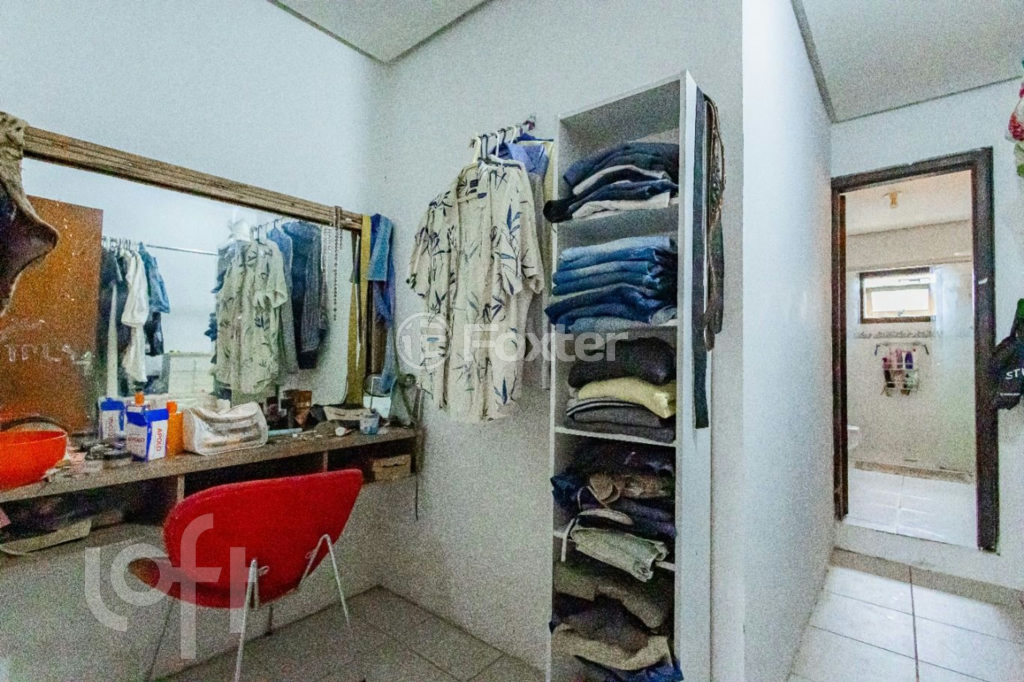 Casa à venda com 4 quartos, 212m² - Foto 3
