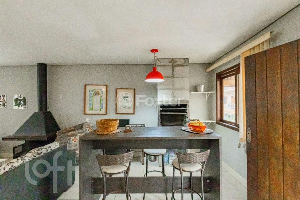 Casa à venda com 4 quartos, 212m² - Foto 2