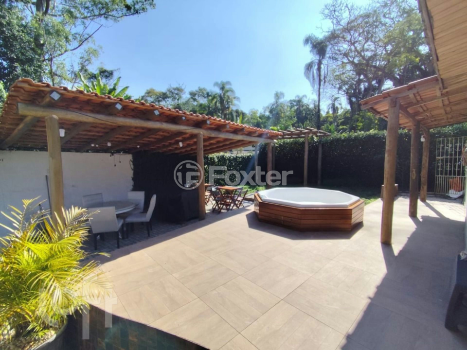 Casa à venda com 3 quartos, 300m² - Foto 32