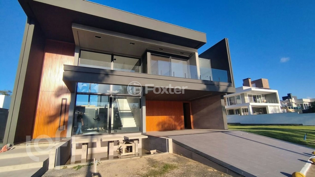 Casa de Condomínio à venda com 4 quartos, 435m² - Foto 2
