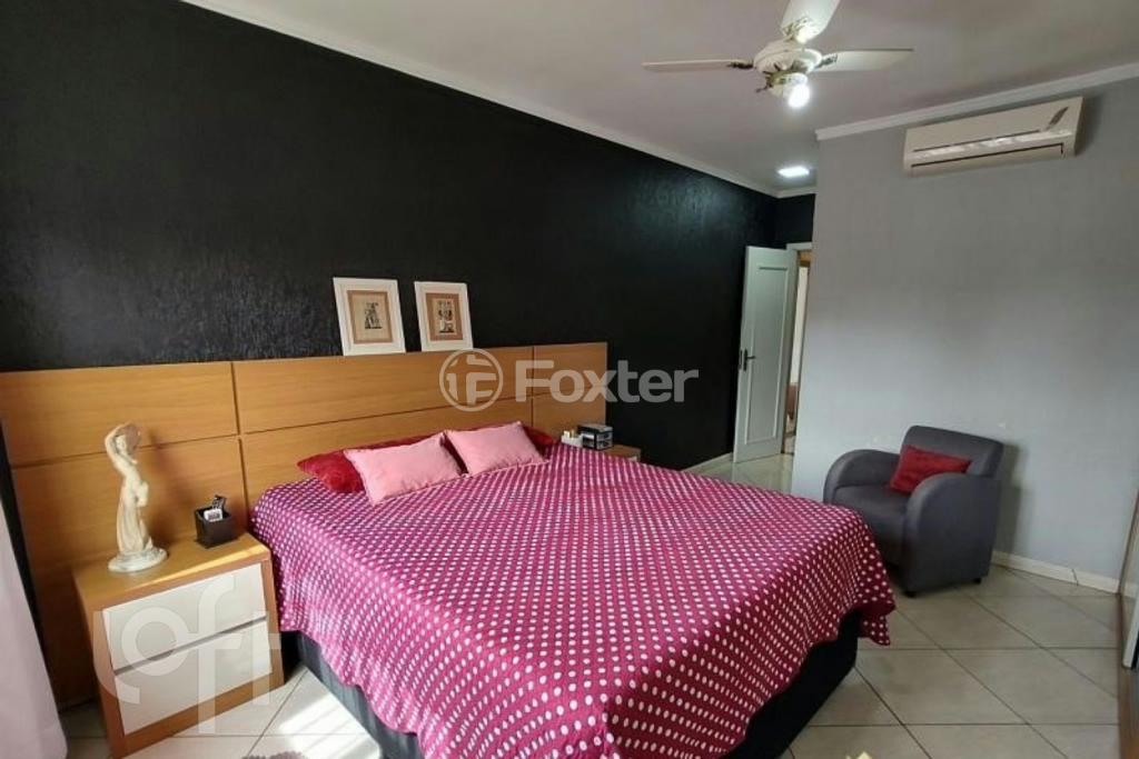 Casa à venda com 3 quartos, 280m² - Foto 9