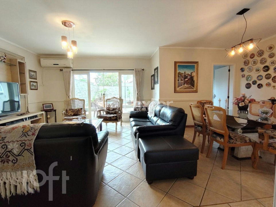 Casa à venda com 3 quartos, 175m² - Foto 1