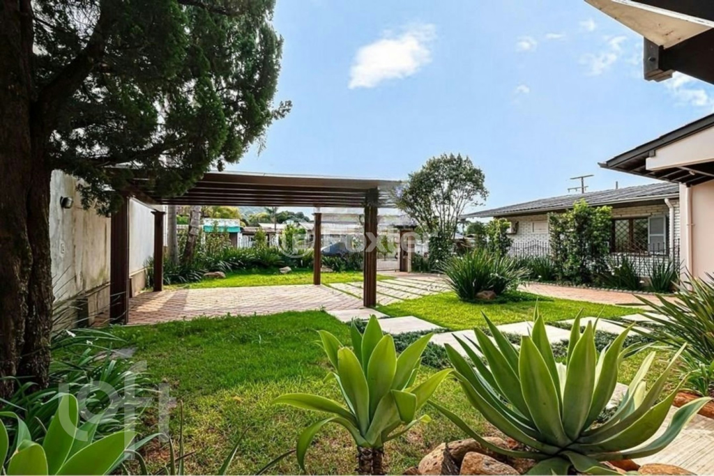Casa à venda com 5 quartos, 304m² - Foto 18