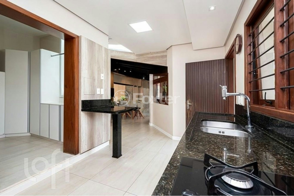 Casa à venda com 5 quartos, 304m² - Foto 7