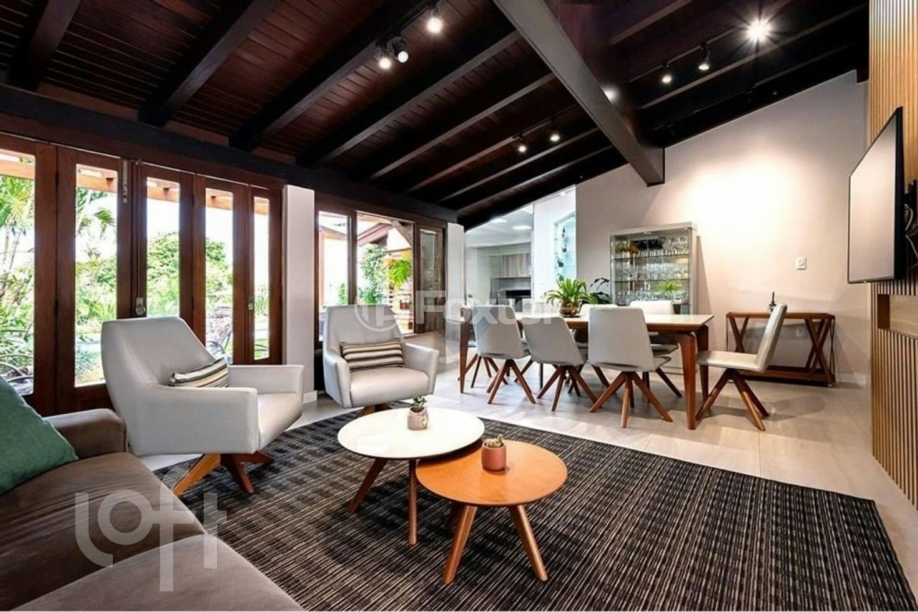 Casa à venda com 5 quartos, 304m² - Foto 4